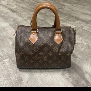 LOUIS Vuitton